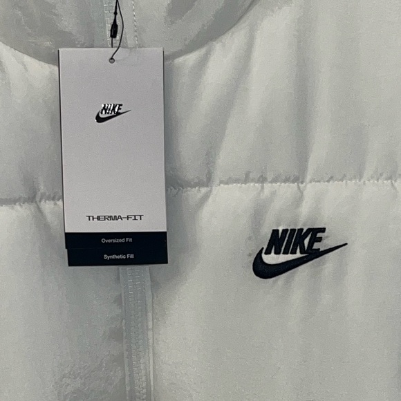 Nike Sportswear Classic Puffer oversized Therma-FIT LOOSE Vest White L MSRP $110 - Picture 2 of 9